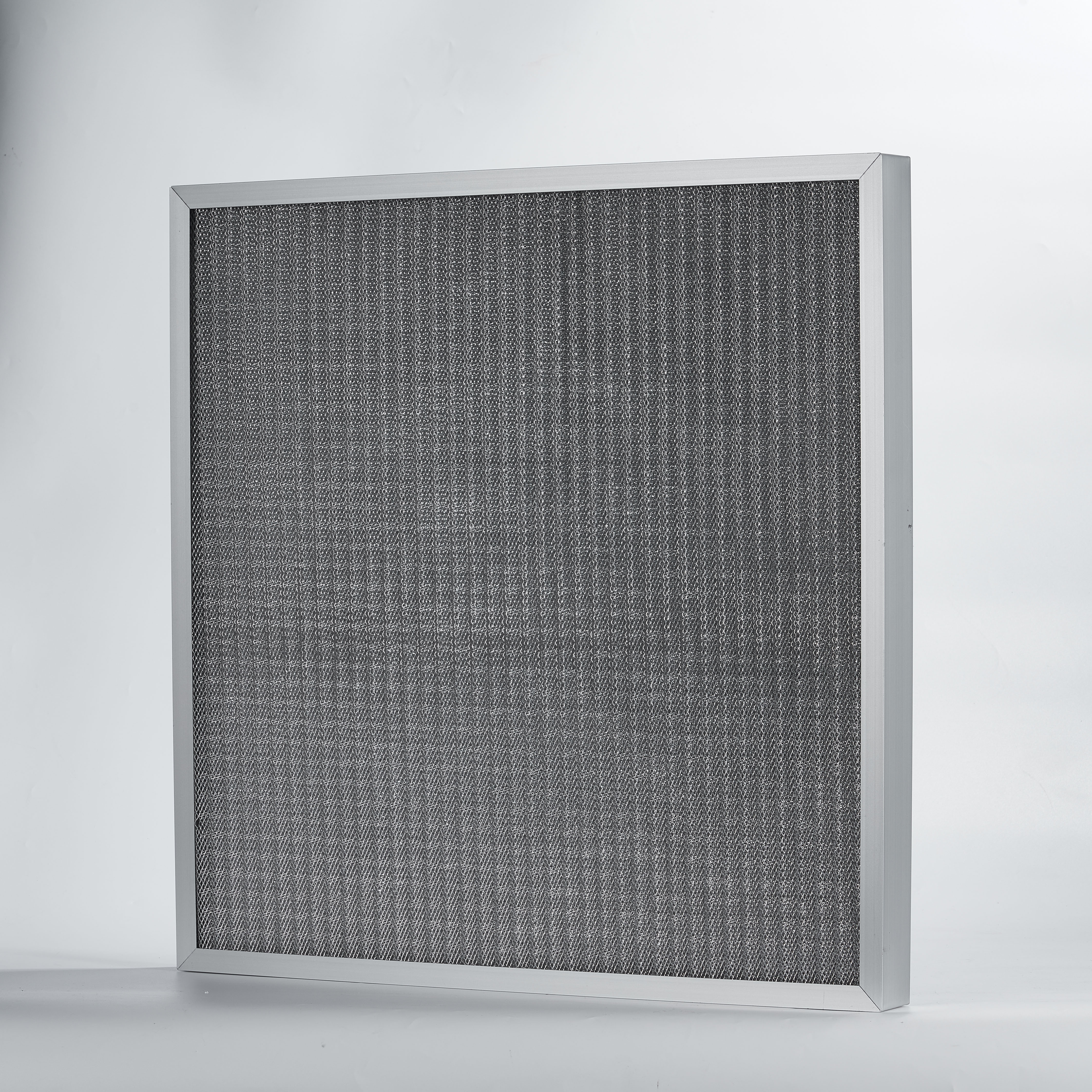 Metal mesh pre filter layering